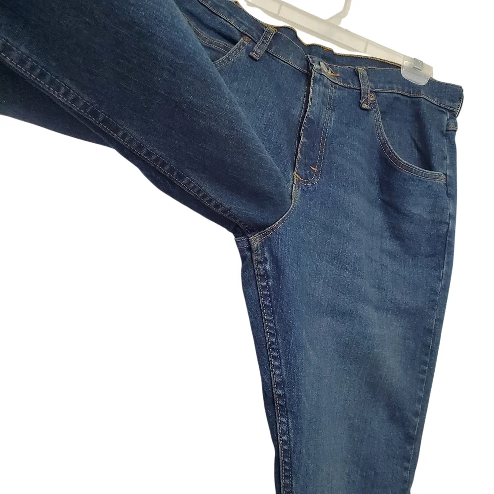 Wrangler Men's Blue Jeans Size 32 X 32